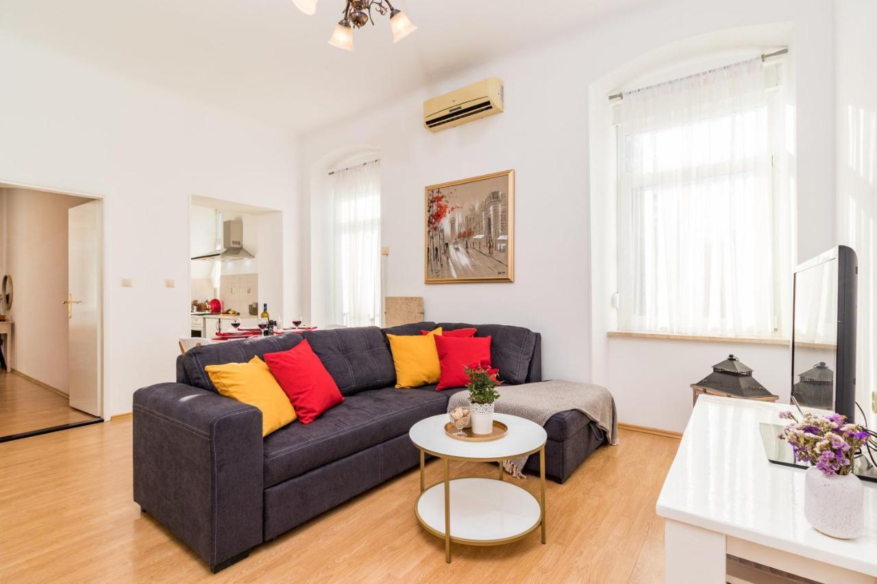 Apartman Lussi Pula Exteriör bild