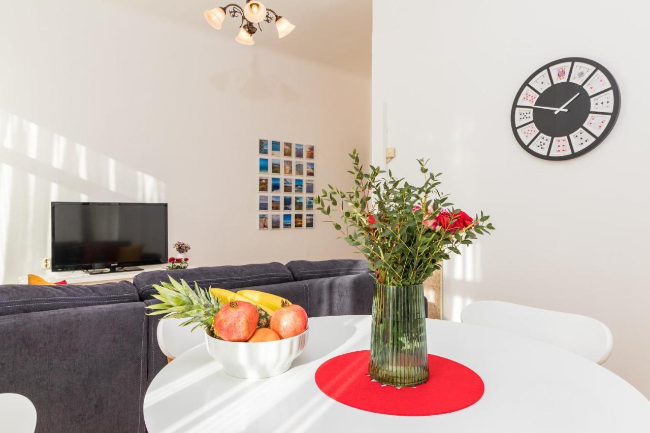 Apartman Lussi Pula Exteriör bild