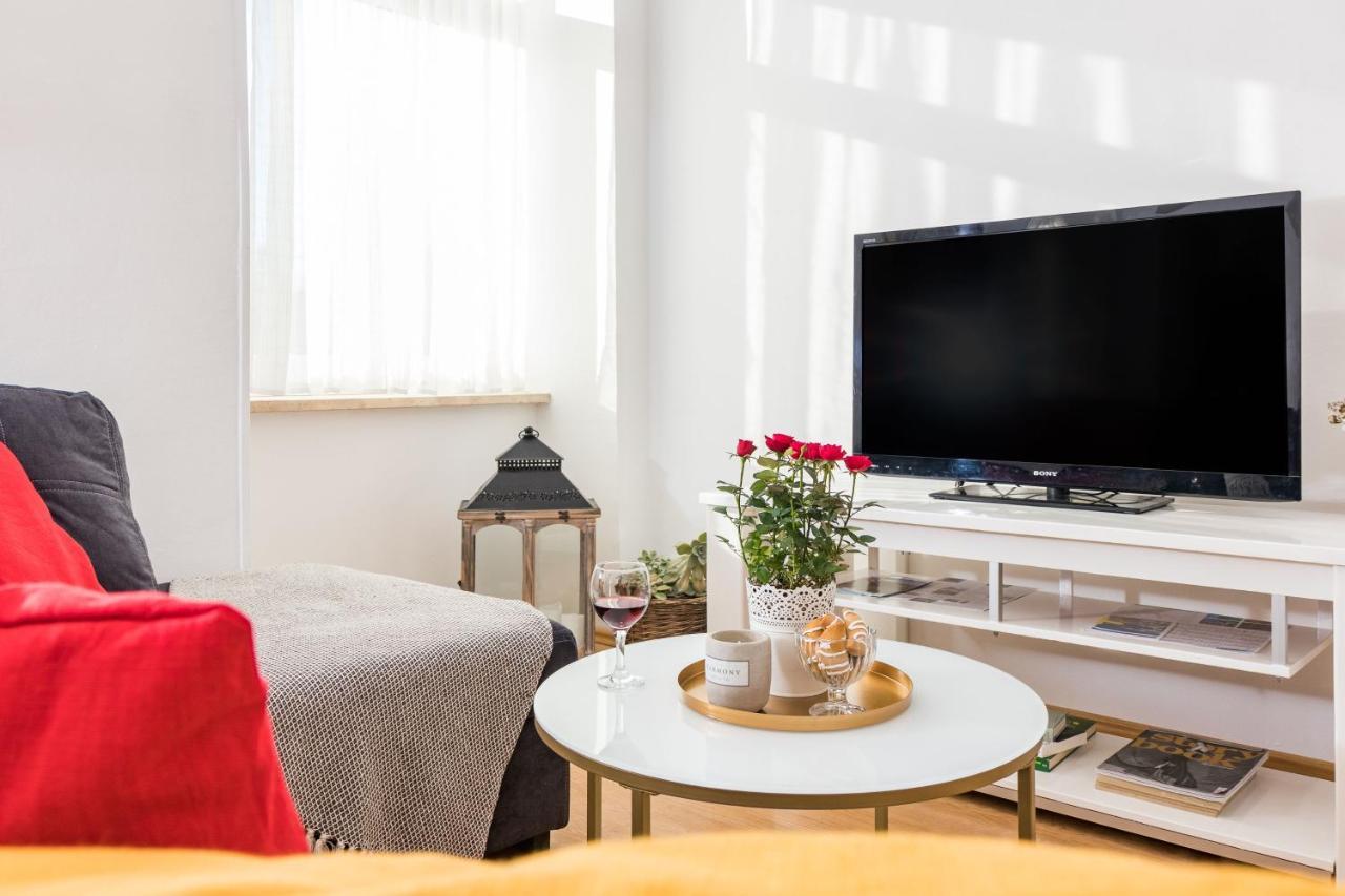 Apartman Lussi Pula Exteriör bild