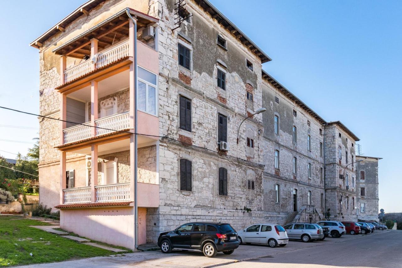 Apartman Lussi Pula Exteriör bild