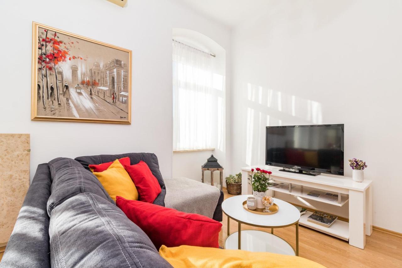 Apartman Lussi Pula Exteriör bild