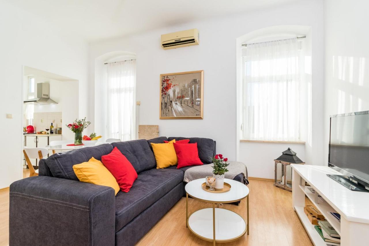 Apartman Lussi Pula Exteriör bild