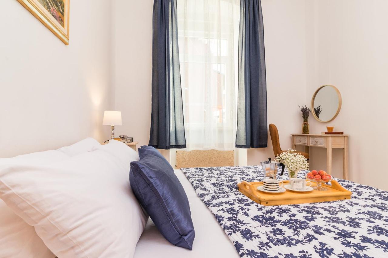 Apartman Lussi Pula Exteriör bild