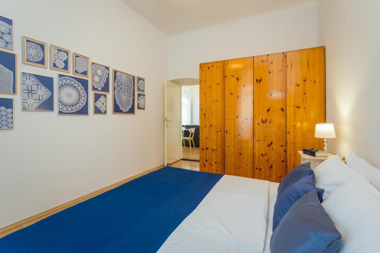 Apartman Lussi Pula Exteriör bild