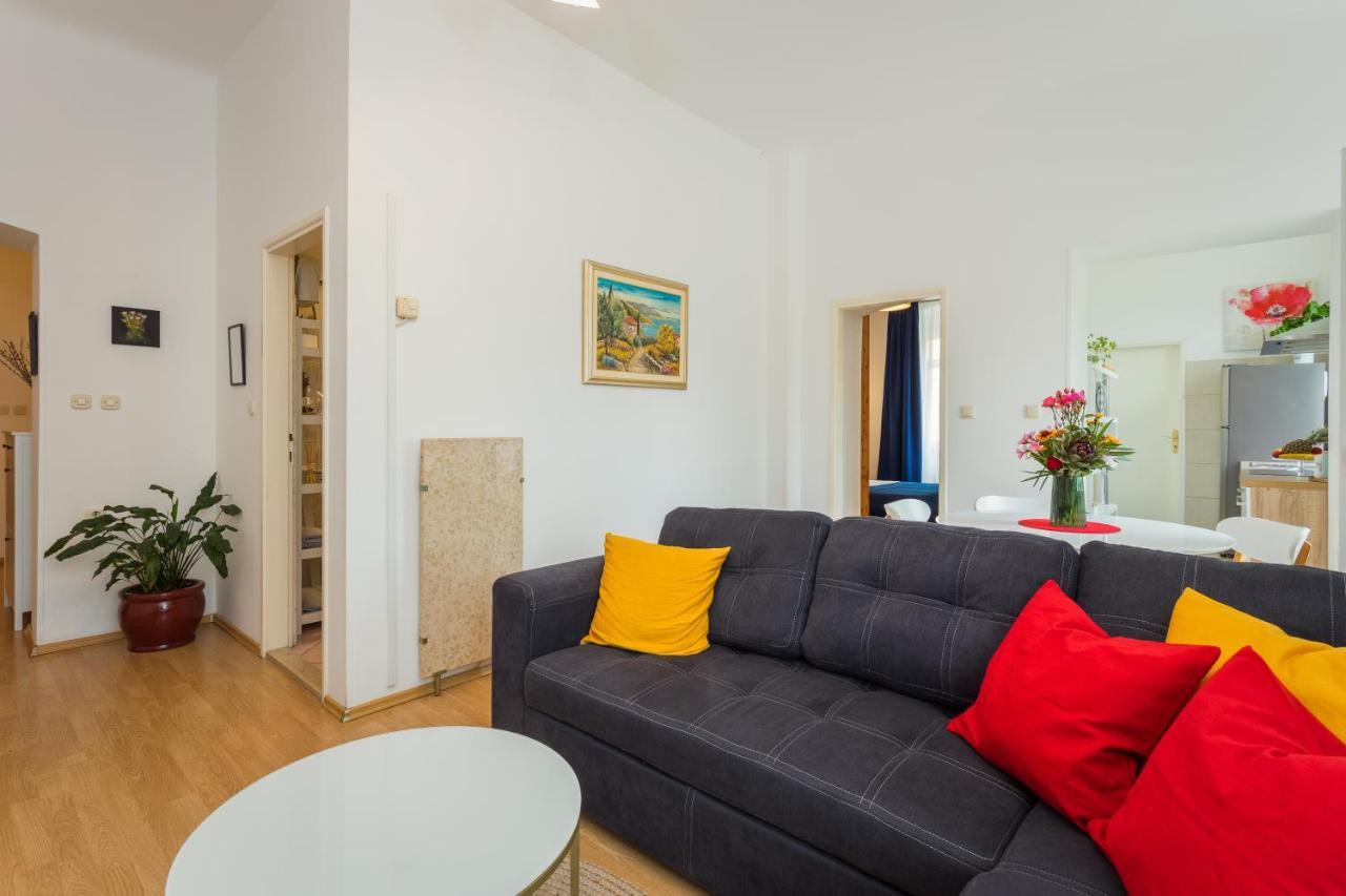 Apartman Lussi Pula Exteriör bild
