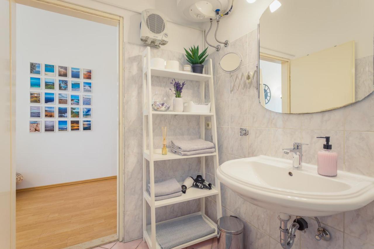 Apartman Lussi Pula Exteriör bild