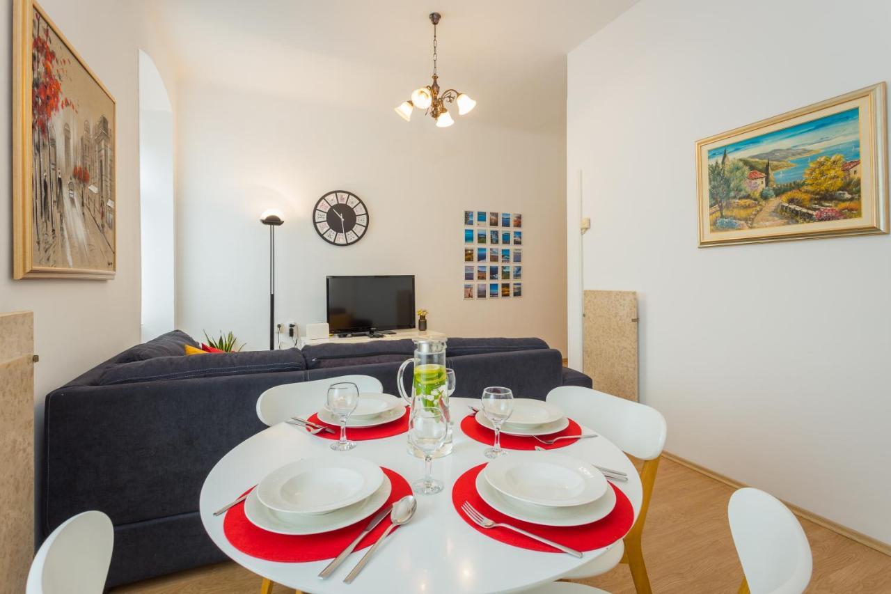 Apartman Lussi Pula Exteriör bild