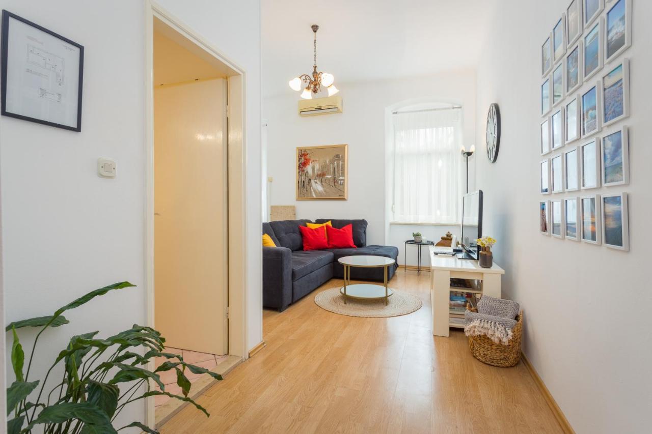 Apartman Lussi Pula Exteriör bild